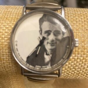 James Dean analog linked silver wristwatch unisex